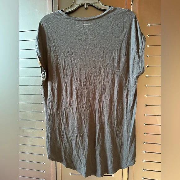 Express Tee - Size small, oversized for M - Picture 2 of 3